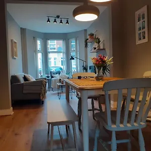 J&s Downtown Sky Attic House Homestay